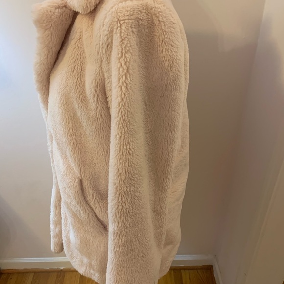 Forever 21 Faux fur light pink coat, size M - Picture 5 of 7